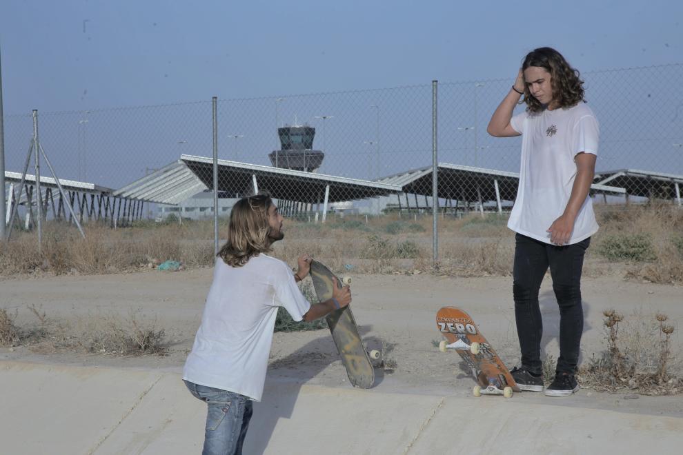 diariolaopinion's tweet photo. #Murcia. Los 'skaters' dan uso al aeropuerto fantasma de #Corvera: http://t.co/Wi4syiOURH http://t.co/yHNW4wH9NS