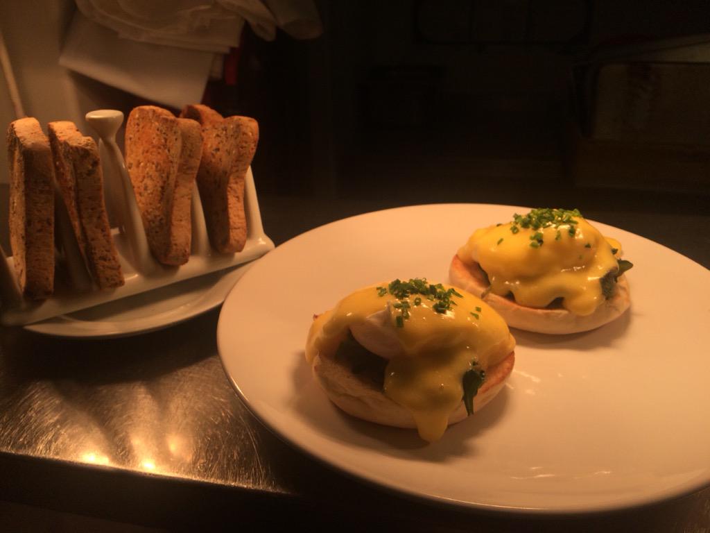 GaryBeggs3's tweet photo. Sunday morning breakfast #pearlballyholme #glutenfree @PearlChefGB @ChefWBridges http://t.co/0Ny5O6YVwk
