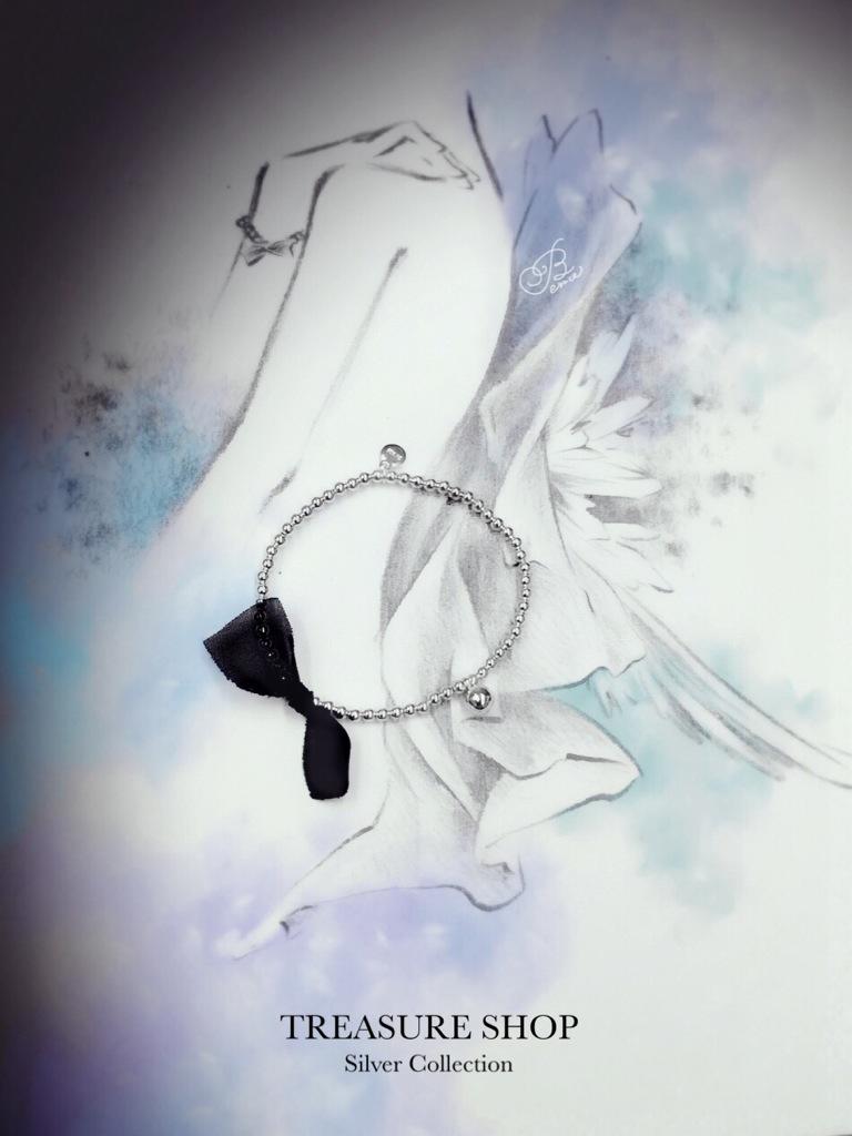 bernice_kuo68's tweet photo. Born in sadness #draw #drawing #drawingoftheday #fashion #fashionillustration #stylechat #illustration #sketch #love http://t.co/MjzDOxLZkT