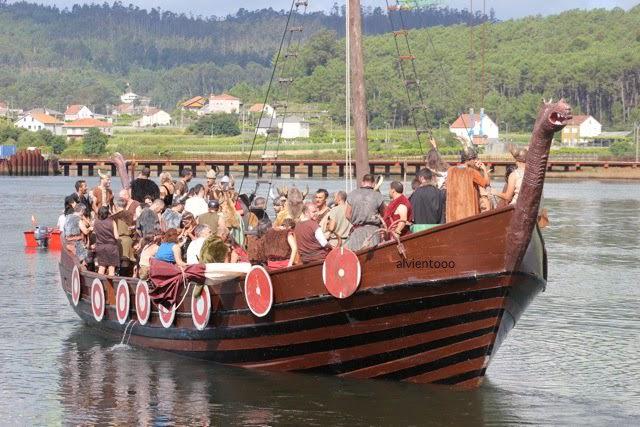 RomeriaVikinga's tweet photo. Hoy en Catoira celebran la #romeriavikinga #GaliciaMola :) http://t.co/9z6cWb5Axs #catoira #galicia http://t.co/jfmr2FWAhW vía @alvientooo