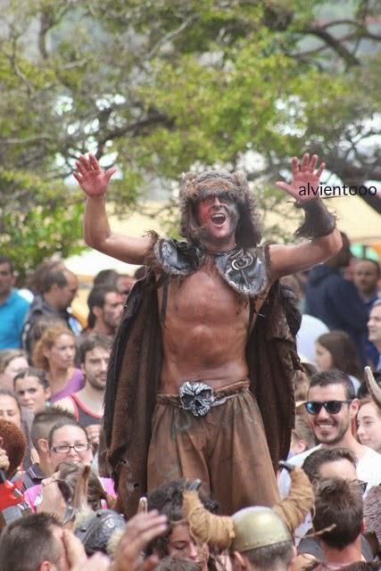 RomeriaVikinga's tweet photo. Hoy en Catoira celebran la #romeriavikinga #GaliciaMola :) http://t.co/9z6cWb5Axs #catoira #galicia http://t.co/jfmr2FWAhW vía @alvientooo