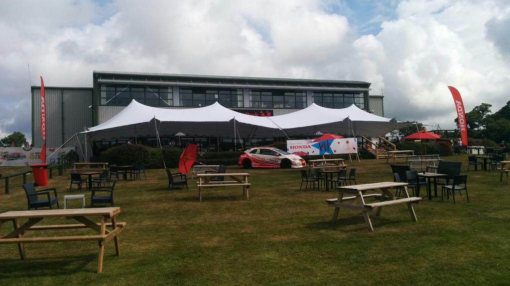 ctro_uk's tweet photo. The #VIP stand is looking great @HondaUKPR! #Carfest #Honda #TypeRisHERE http://t.co/IeyA05EKUw