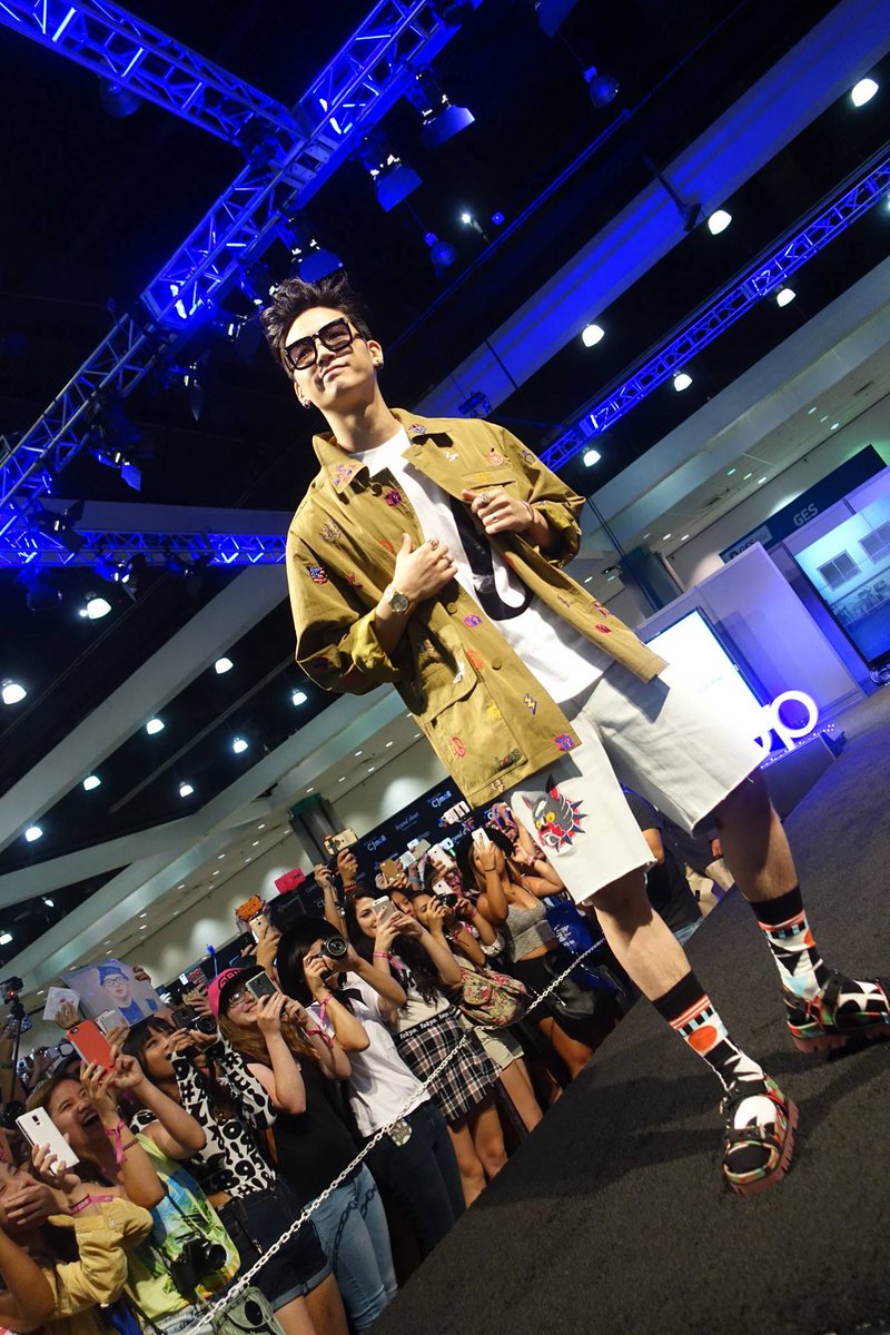 ImNadia_BB's tweet photo. ชิคจน KCON ลงให้ 6 รูป ชิคมากกก โอ้ยยยยยยยย http://t.co/mJ64AaPYfQ
