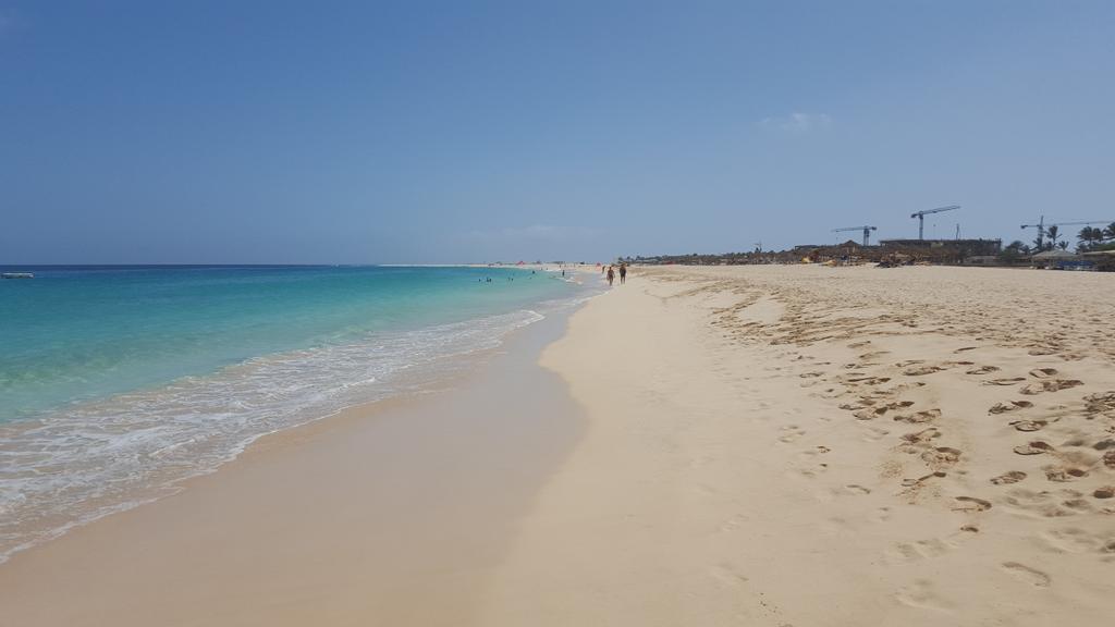 jdavies68's tweet photo. @IanJamesPoulter you can tick me off the no limits read list....from cabo verde http://t.co/DEAfe4QbNf