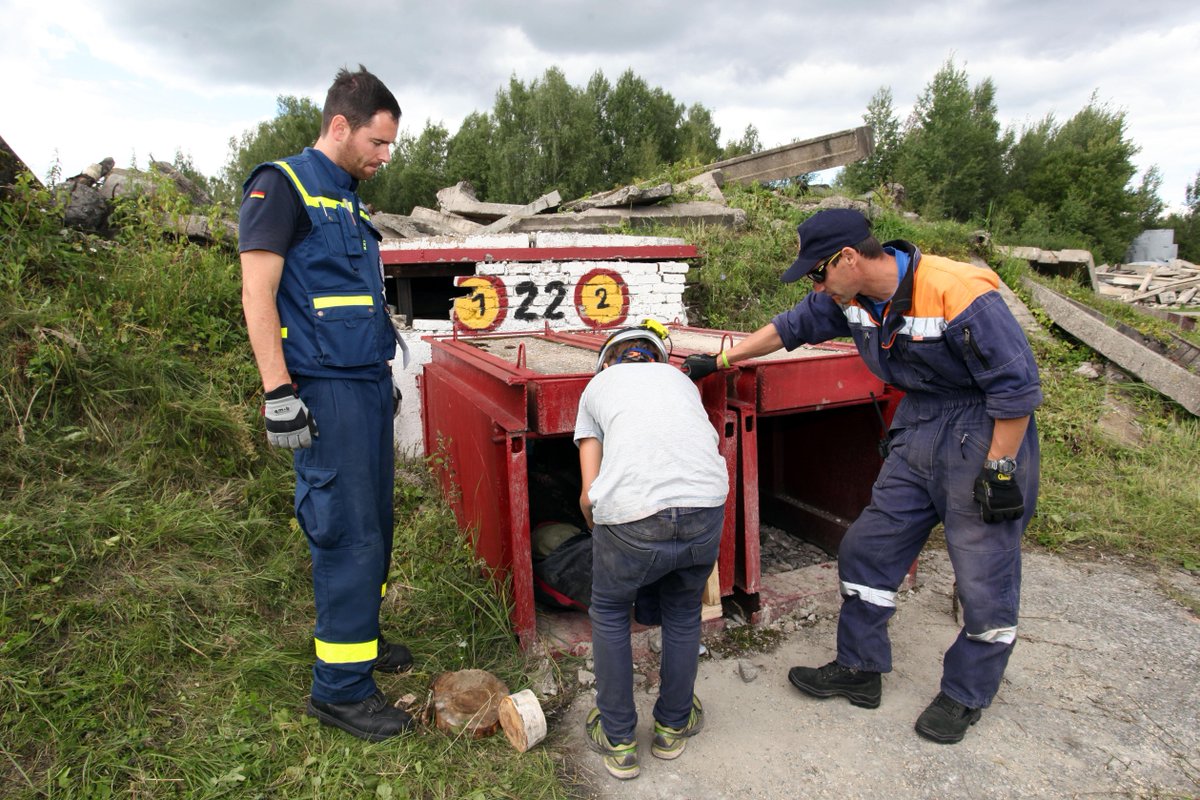 RUOR_org's tweet photo. Day 2. Liquidation of emergency at chemical object. #USAR2015 #USAR15 #RUOR #РОССОЮЗСПАС http://t.co/gGTmDqUdDo