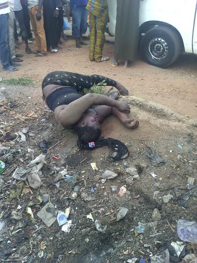 #REPORT"<a href="/iamfatdon/">Ｋｅｌｅｃｈｉ↗️</a>: <a href="/Gidi_Traffic/">GIDI</a> Unknown Murdered Lady Dumped At
Olomore, Abeokuta Refuse Dump. #ViewerDiscretion