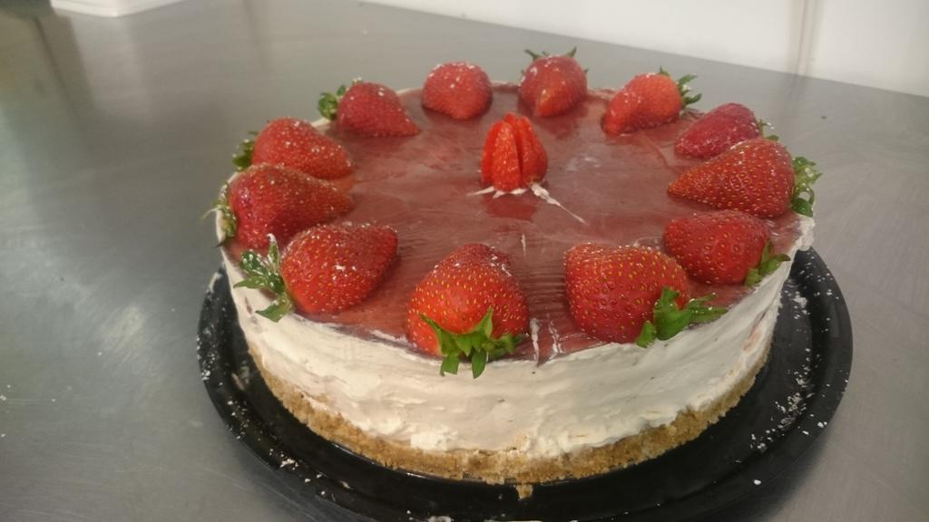 GreyhoundH's tweet photo. Rams choice of the day. strawberry cheesecake #followtheram http://t.co/qpTHgM3vTr
