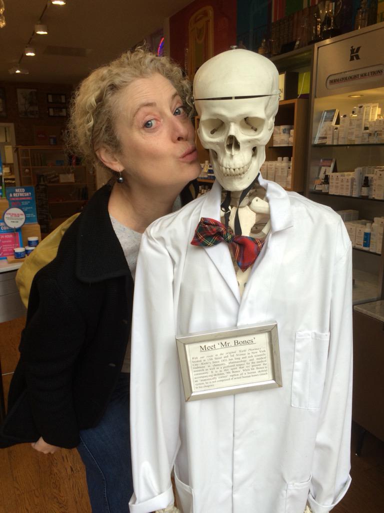 edithinthedark's tweet photo. Edith actor @merrick_blue makes friends with her dark side #edfringe #TalesofTerror #facesofterror http://t.co/jxTtbHlu26