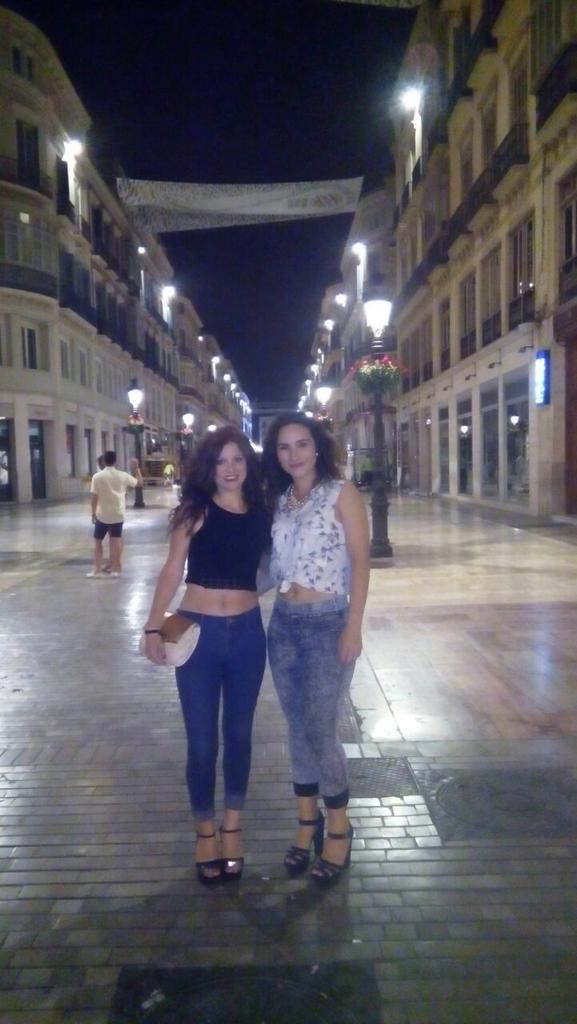 Esther_MC92's tweet photo. Fin de vacas!!😢 Málaga'15 💜😛 @92_maari #perfect #cari #love http://t.co/7ruq6K6t0B
