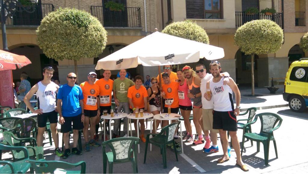 Yoyitxu's tweet photo. Gran representación @BeerRunners_es #pamplona en el Trail del Pilón, celebrando la despedida de soltero de @ramlorca http://t.co/i3NC24v6sI