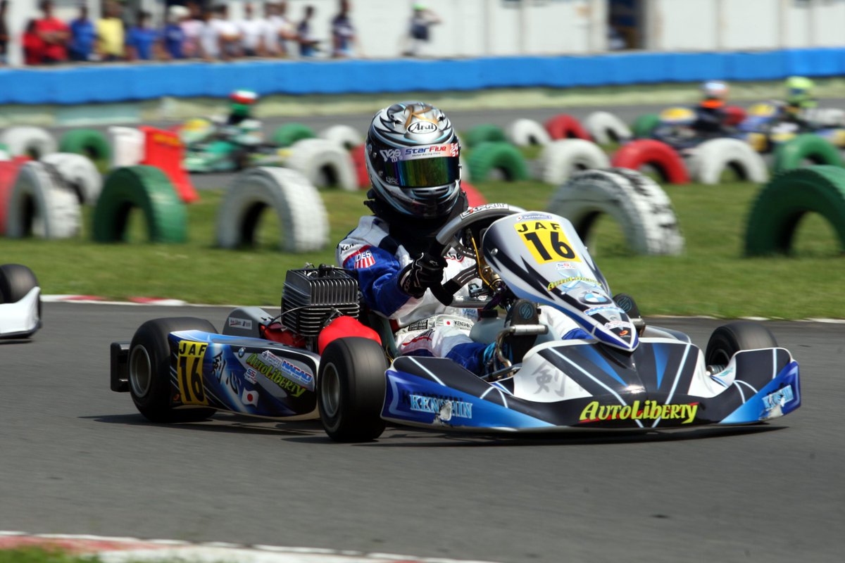 FP-Jrは津端剣心が独走で今季2勝目を獲得。2位に新田渉、3位は清水英