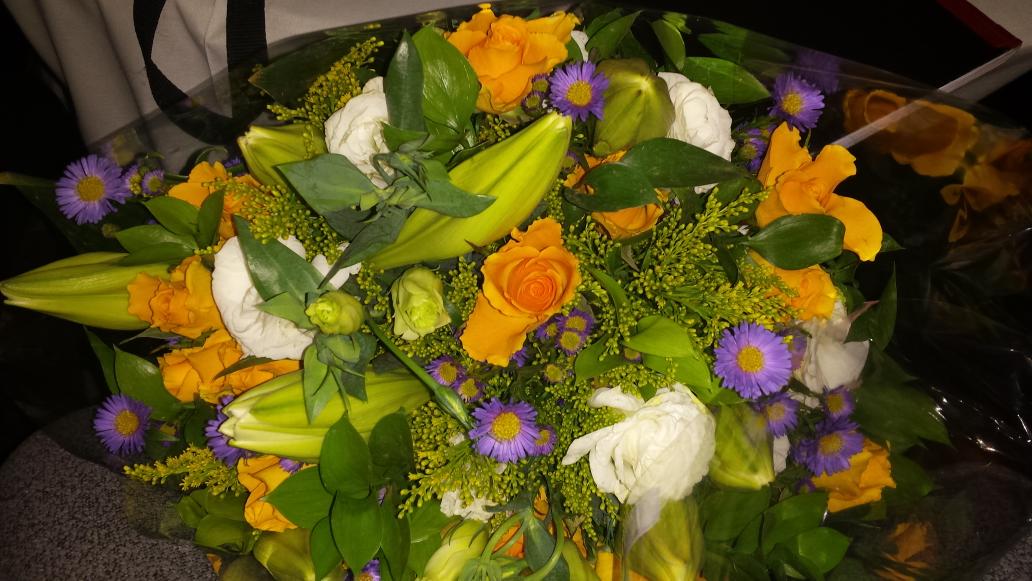 lorinbowen's tweet photo. Gorgeous flowers!  Thanks @justinhawes1 @akamargison @WCHA2015 for the recognition.  #WCHA2015 http://t.co/h1GqonQQ3O