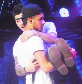 frxncineserrano's tweet photo. We'll always be here, alright? #ZQUAD #Directioners #ZQUADirectioners we are one. http://t.co/ySiBmL2FFt