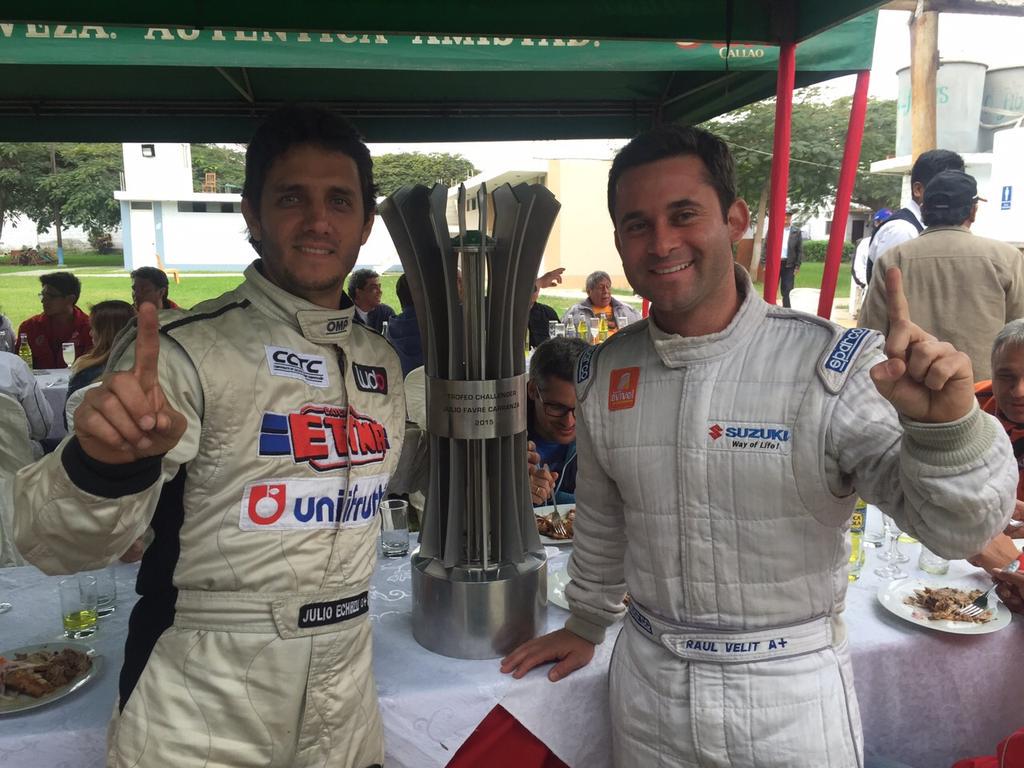 raulvelit's tweet photo. Con el Trofeo Challenger "Julio Favre Carranza" #RallyNorteChico #RallyACP2015 http://t.co/Fs9PgNfXt2