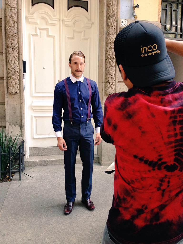 NMDtalent's tweet photo. En shooting con @robertoromanomx para la revista @hibridomag , ¡les va encantar lo que van a ver! 
#NMDtalent #NMDPR http://t.co/0gEbr62chI