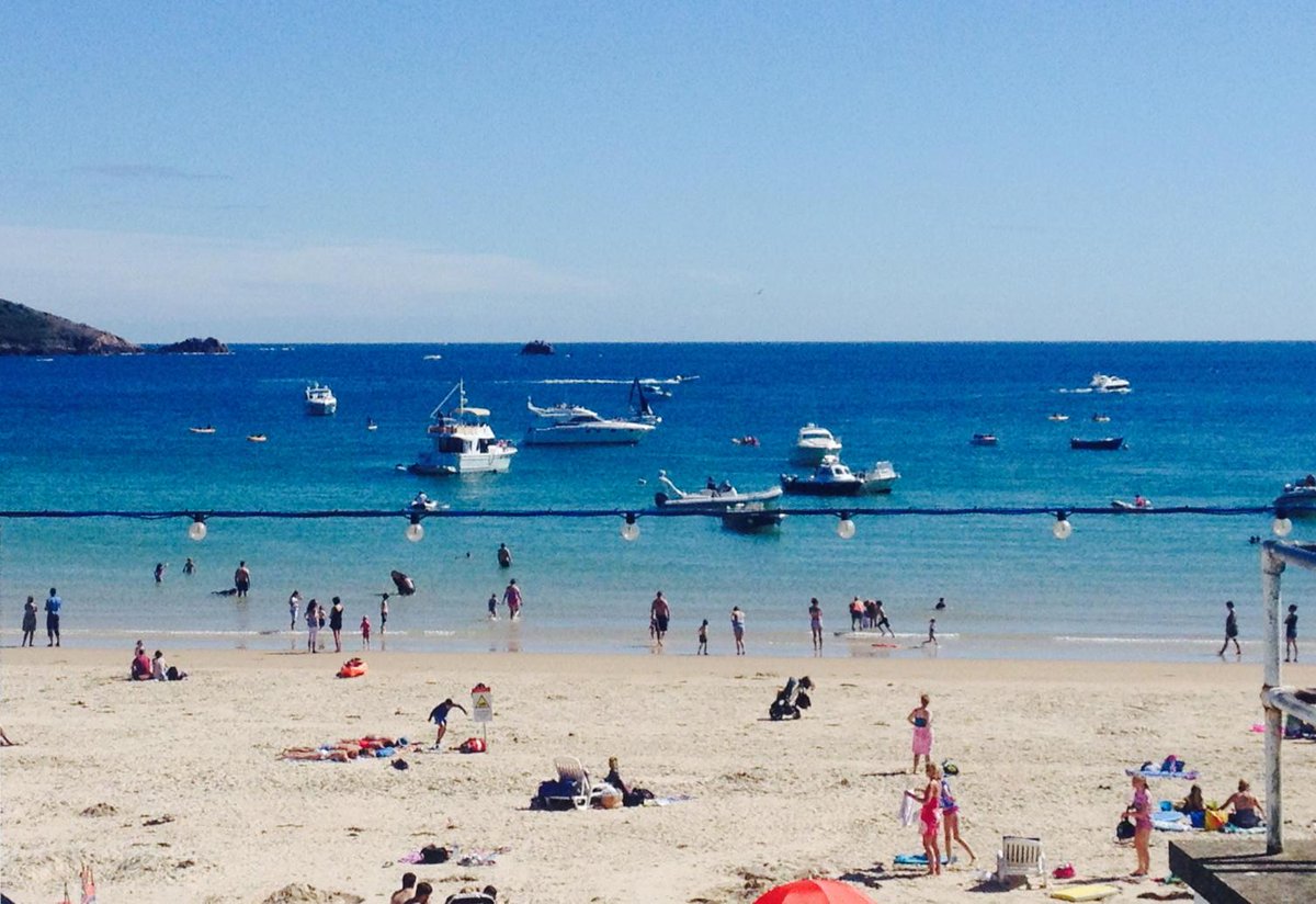 The front lawn really was looking rather glorious today! ⛵️#stbrelade #hawt #ilivehere 🙊 <a href="/VisitJerseyCI/">Visit Jersey</a>