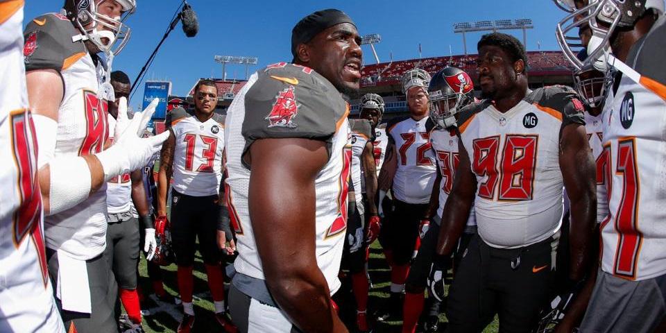 Buccaneers's tweet photo. BREAKING: The #Bucs and @LavonteDavid54 have agreed to terms on a contract extension! #FireTheCannons #SiegeTheDay http://t.co/pRiiEARCdv