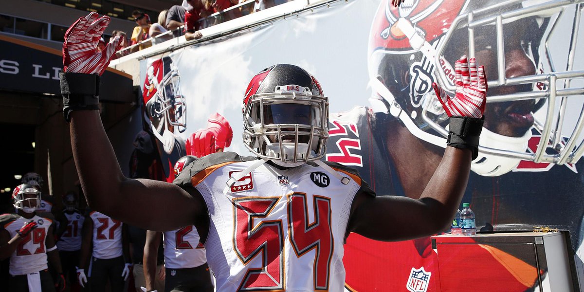 Buccaneers's tweet photo. BREAKING: The #Bucs and @LavonteDavid54 have agreed to terms on a contract extension! #FireTheCannons #SiegeTheDay http://t.co/pRiiEARCdv
