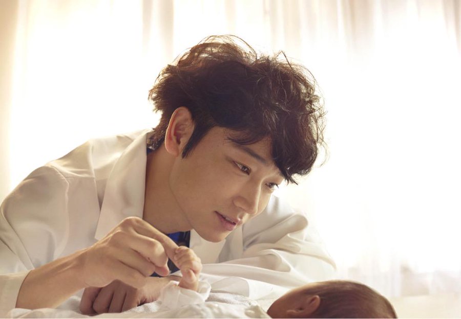 コウノドリ ドラマのキャスト出演者情報 主題歌 原作をご紹介 Under The Veil