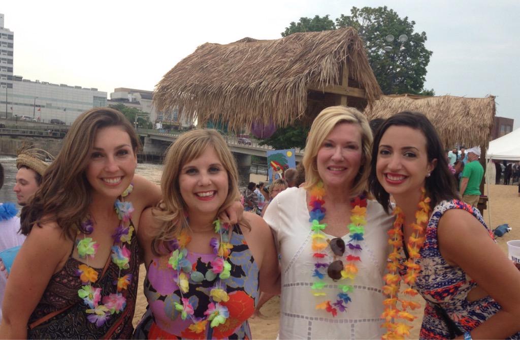Gabby_Gonzalez's tweet photo. Great weekend visiting friends in South Bend! @ontheriverfest http://t.co/0SQOudEDt3