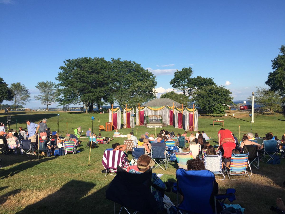 Romeo &amp; Juliet about to begin! <a href="/LawnchairT/">LawnChair Theatre</a>