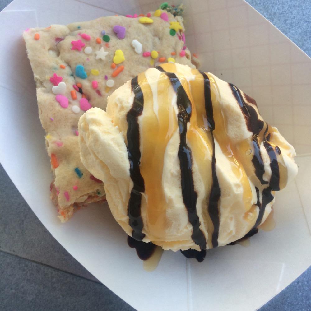 Like our Hey Batter Batter ice cream sandwiches? you'll LOVE our Cake Batter Blondie Sundae! Get it at <a href="/FWFoodPark/">Fort Worth Food Park</a>