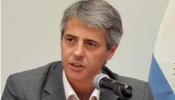 azulueta17 tweet picture