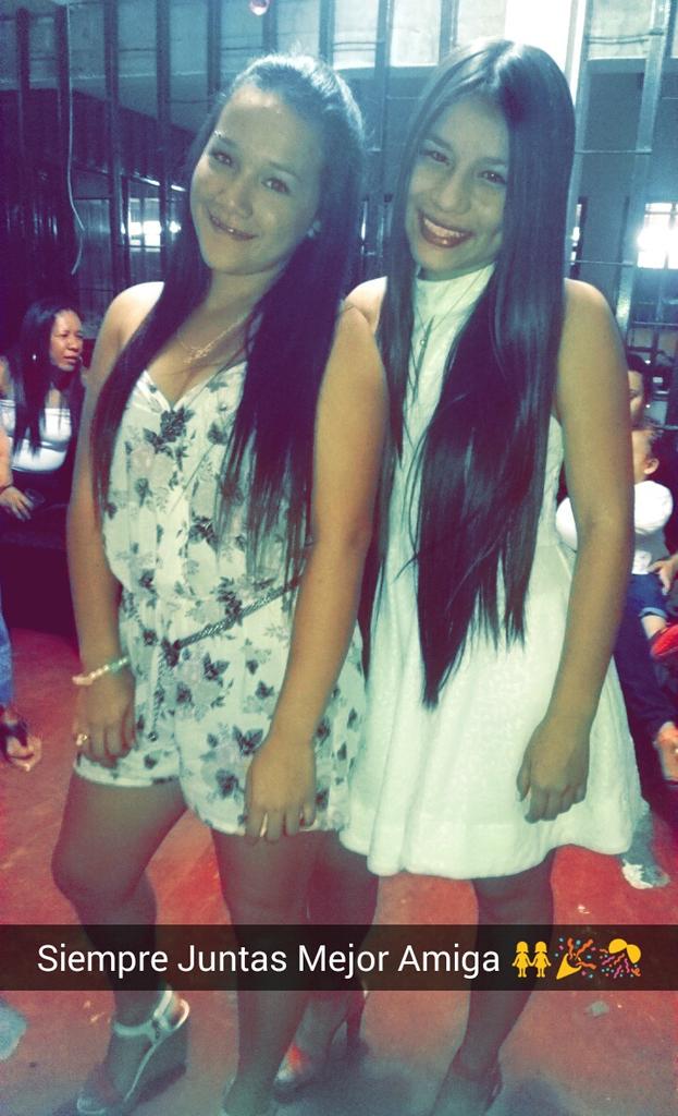 Maira14_'s tweet photo. Hoy Esta Cumpliendo Mi Mejor Amiga Dios Te Bendiga Siempre 15 Años Ya Te Amo DMVA  @danna_veg  ❤👌🌷 http://t.co/0bPFQIsksE