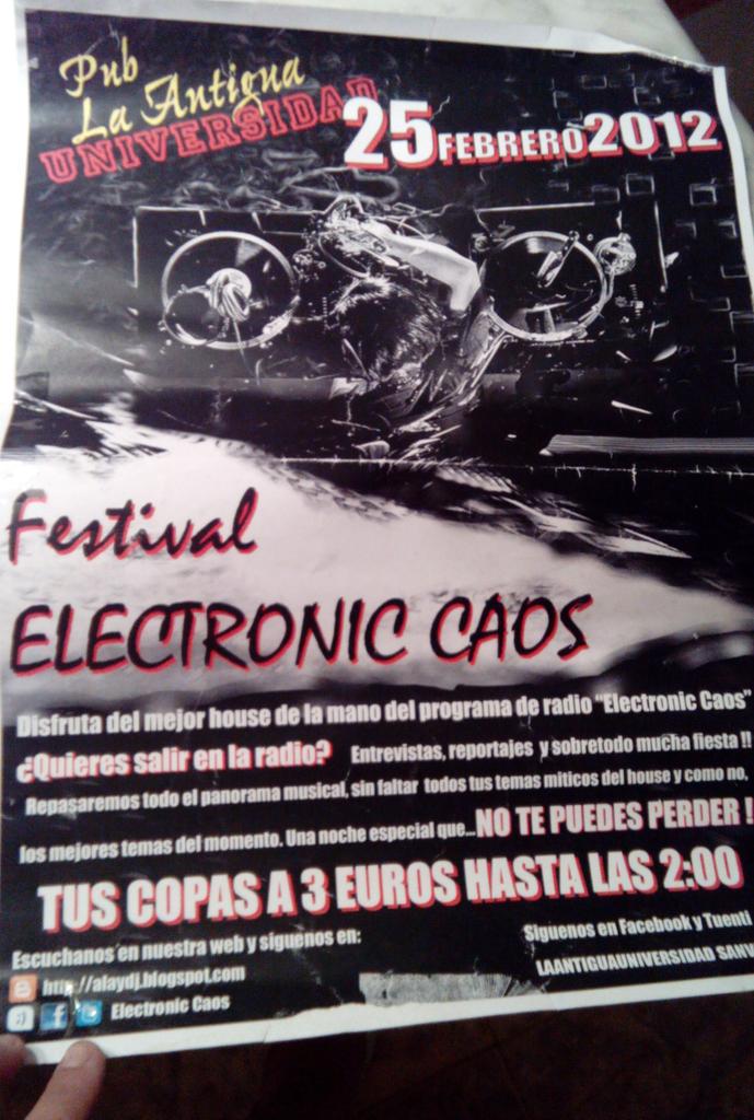 ElectronicCaos's tweet photo. Lo que acabamos de encontrar..!! El póster del primer festival de @ElectronicCaos que hicimos en 2012! http://t.co/nLuhdqG6gn