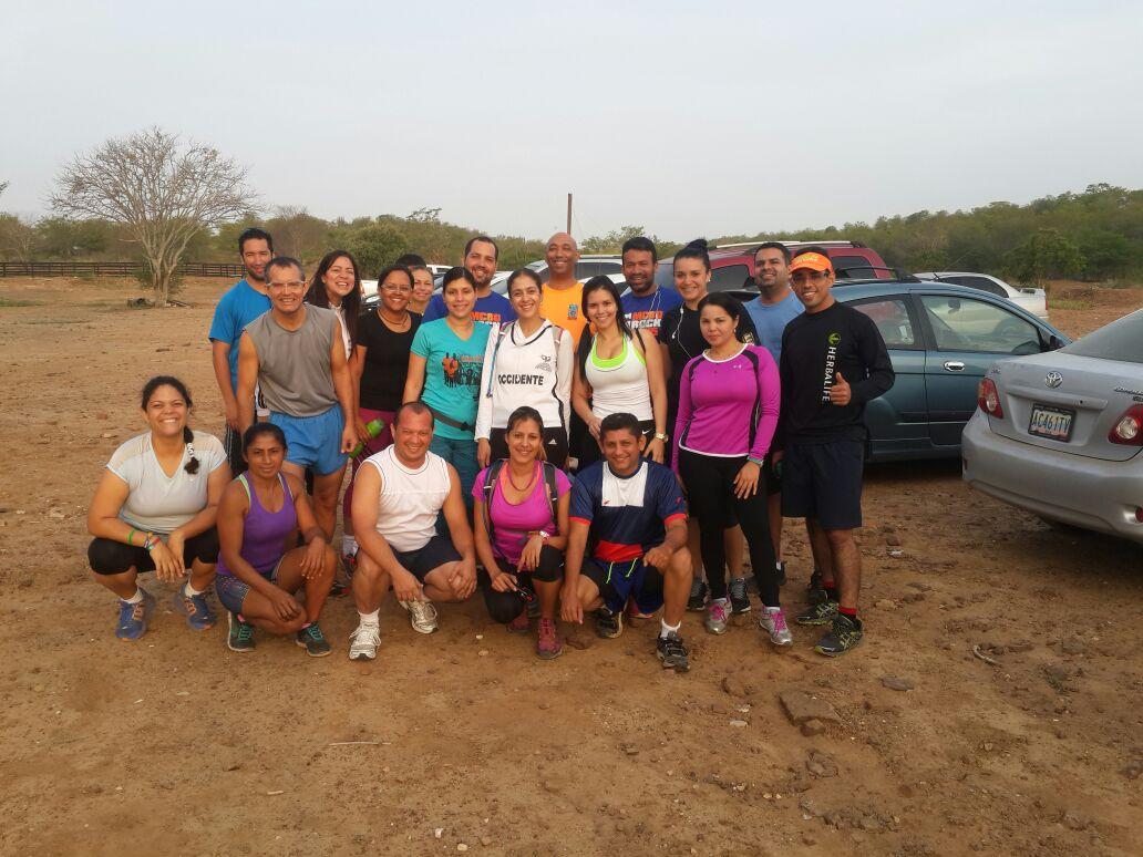 CorredoresOcc's tweet photo. Entrenamiento en Tolosa 08/08/2015... nuestro compañero Nerio Portillo con sus compañeras de ciclismo http://t.co/UKL8WKeRjy