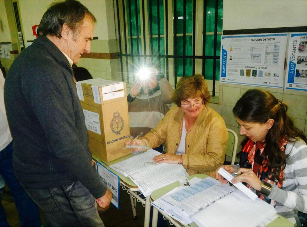 Carlos Reutemann tweet media