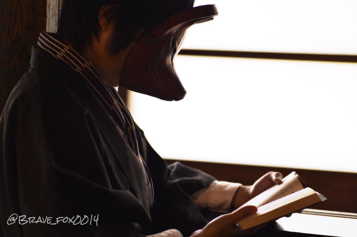 北原ユウキ 6 21 27出展 No Twitter 秋津屋さんのお面は横顔が特に好き スッと伸びた鼻がよいのです 白い仙狐面 もいつかお迎えしたいのぅ Http T Co Vyhotsf2wr