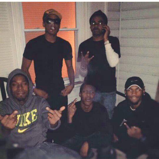 callme_waldo's tweet photo. @mod_3shxt #Freekoopraw #freejonesy #FreeGQ #ots #weallin gang shxt http://t.co/mgcZdZ90we