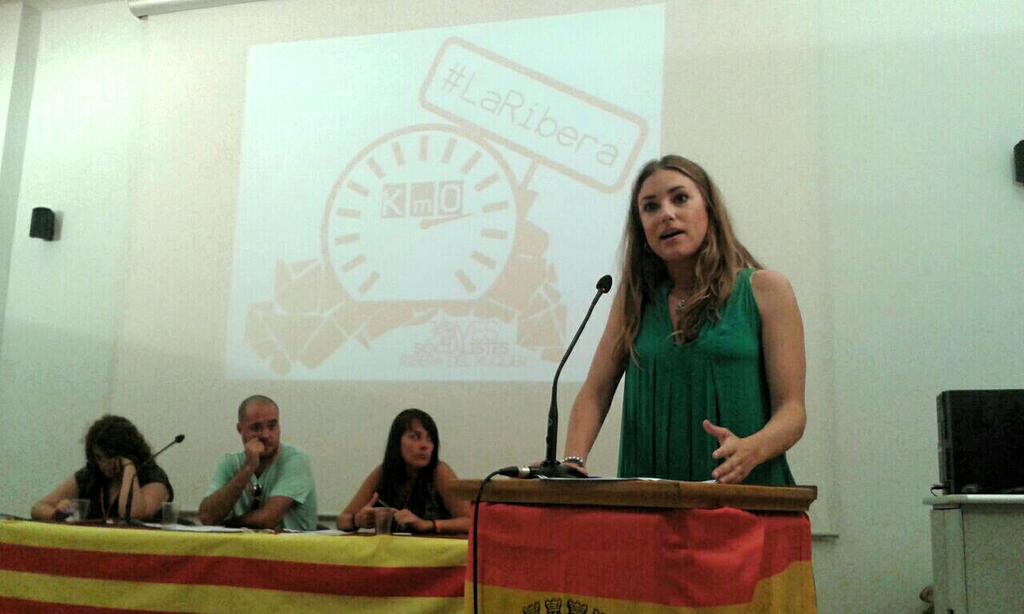 JoveSocialistes's tweet photo. Enhorabona al nou equip de @JSPVlaRibera amb @SuchMaria al capdavan! Nous projectes i molts reptes per davant. Salut! http://t.co/9e3CAOGLS3