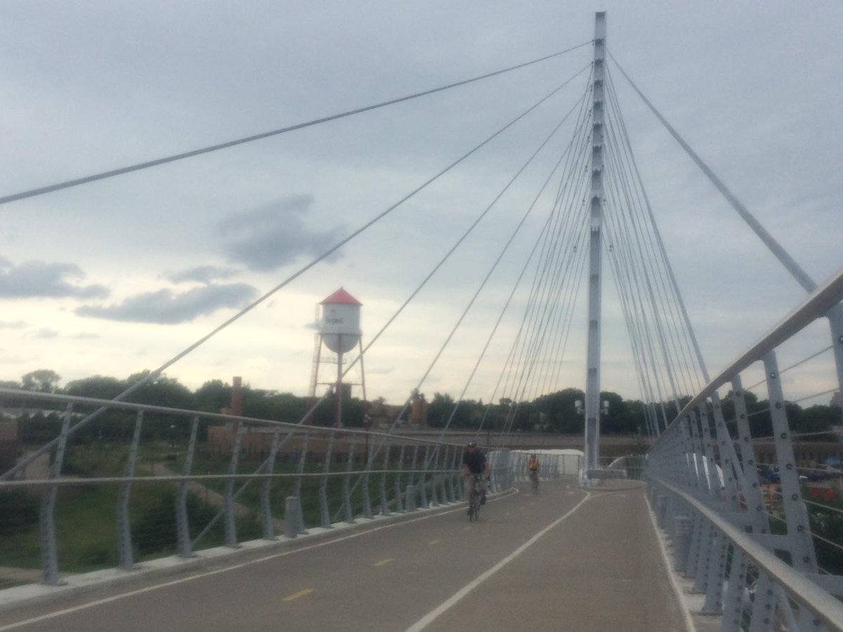 laflaneuse's tweet photo. Never gets old. #sabobridge #bikempls http://t.co/kHSn8NcuNi