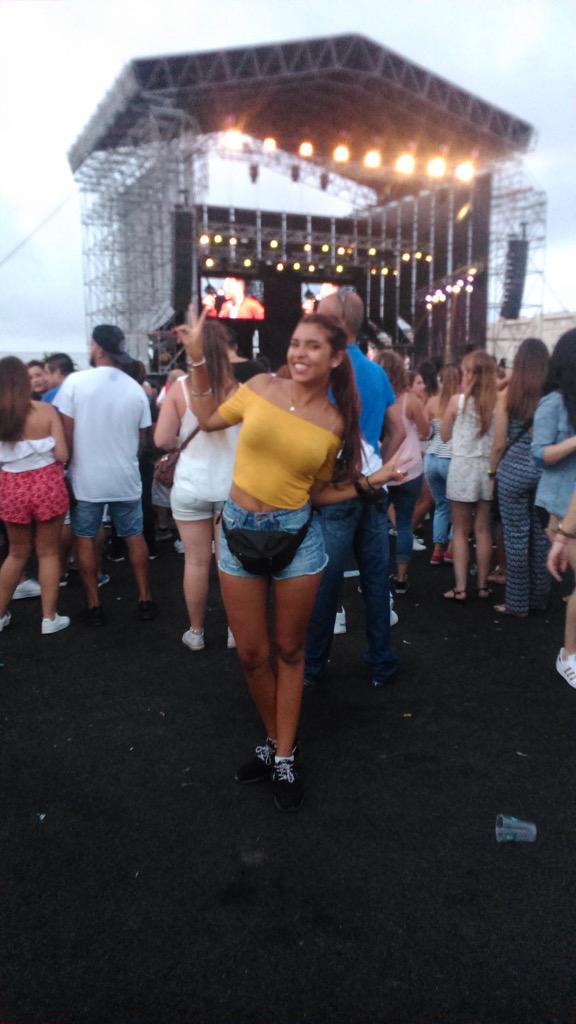 Marinasuarezg17's tweet photo. De 10 - Festival Isla del Mar👌🏽👏🏽🎉 http://t.co/pA5kHAVO81