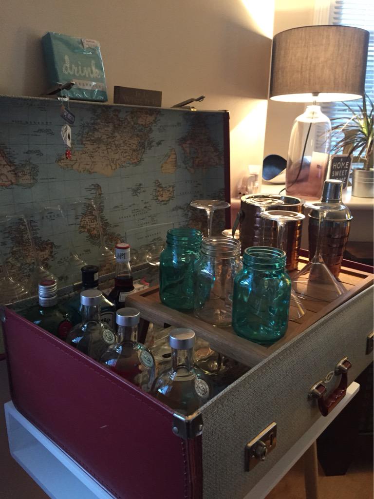 DavidMo85344797's tweet photo. @ThePackhouse #lovethepackhouse Original world suitcase to a themed bar another great find... http://t.co/xA3xMQD89T