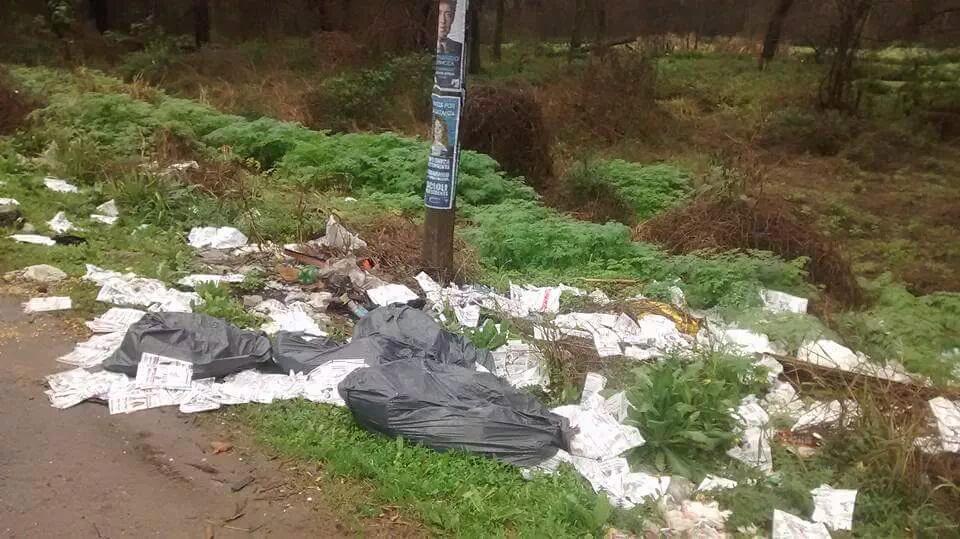 Conurbano: difunden fotos de boletas de #cambiemos tiradas en descampados #Elecciones2015