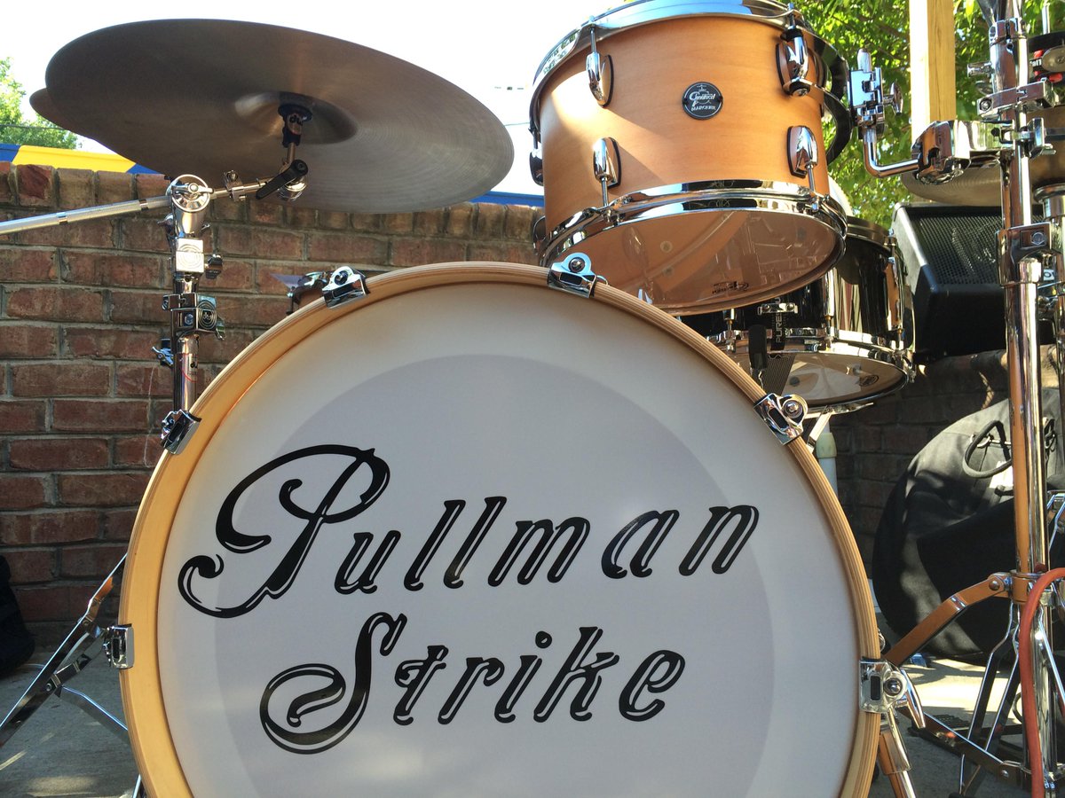 IndieQC's tweet photo. #QCIRSS v2.5 ft. @PullmanStrikeNC - recorded live at @dspublichouse 6/28/15

http://t.co/ZvSq0NwnZ9

#cltmusic #QCIR http://t.co/aMike5c2IM