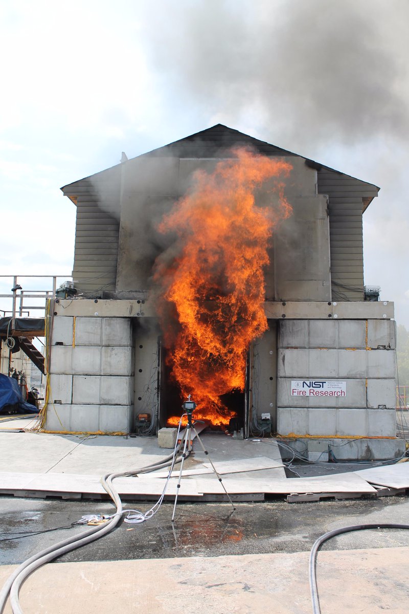 NISTPublicSafeT's tweet photo. Hose burned through post flashover. Approx 100 gpm of water flowing through the holes suppressed fire. http://t.co/CFcJVaFh2M