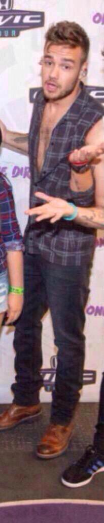 pizzapopniall's tweet photo. WHO DOES HE THINK HE IS http://t.co/9UIlAmawQg