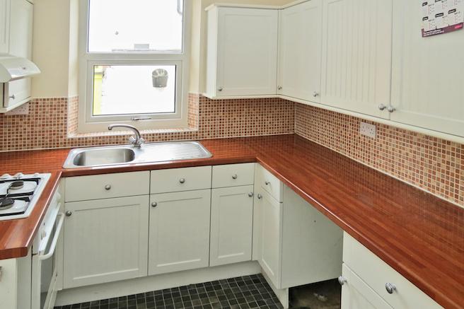 go2move's tweet image. *TWITTER EXCLUSIVE* 2 Bed Terr House To Rent - Saxby Street Salford M6 - £595pcm - Available Now - Call 0161 979 0995