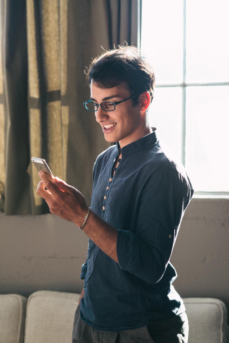 jinseyewear's tweet photo. How often do you protect your eyes while you're on your phone? JINS SCREEN glasses help #BlockOutBlue light up to 25% http://t.co/RNrHhmVVpi