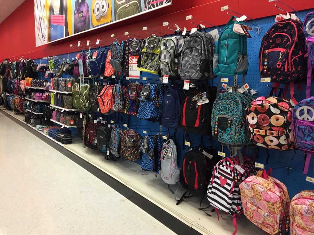 TDCurtis081's tweet photo. Backpacks full and fresh at #T1982!! #R300Fillerup @ConnieDroge @crowderabby1 @HelloLeeAnnL @KellyHorner818 http://t.co/MgWPXScR3m