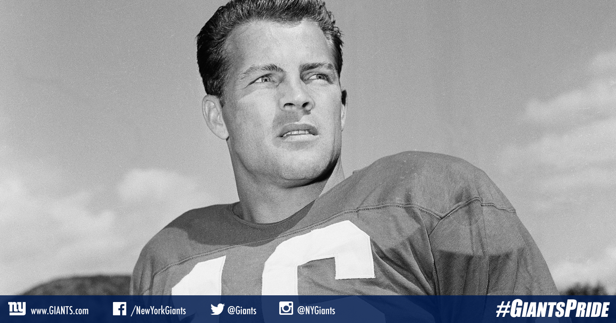 Giants's tweet photo. #Giants legend Frank Gifford has passed away. READ: http://t.co/8lCvTZByak http://t.co/IGXjY6hR0n