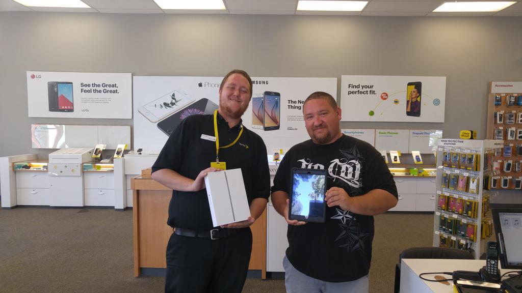 WL_BLS's tweet photo. Mr. Peter Bowman continues to deliver those #WOW experiences! @BAY_WL @WL_News @WL_NorCal #WLFiSH http://t.co/RPKx4cRiky
