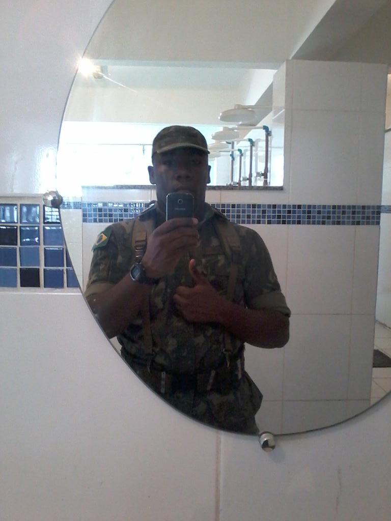 AlexNasciment3's tweet photo. Me sentindo muito alegre http://t.co/sZ8C7smnNw