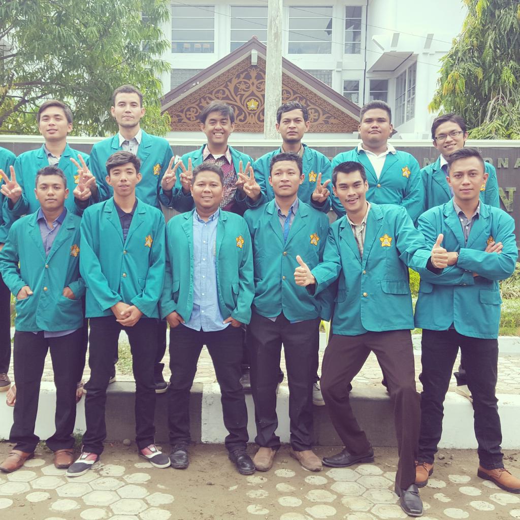 rambe_akbar's tweet photo. Foto-foto untuk wisuda http://t.co/TZSiY1npUQ