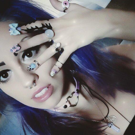 RogueAndWolf's tweet photo. Darling nails on the adorable doll, @cuperzcake! Caught wearing the 'Entrap' #fullfinger ring in black. 💜💘 Doll up … http://t.co/tXopKGif1M