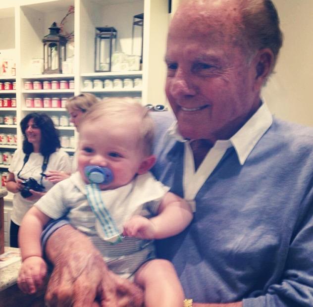HJackson24's tweet photo. RIP #FrankGifford. Glad Jackson has this photo for his memory book. http://t.co/Vbf2SKOt35